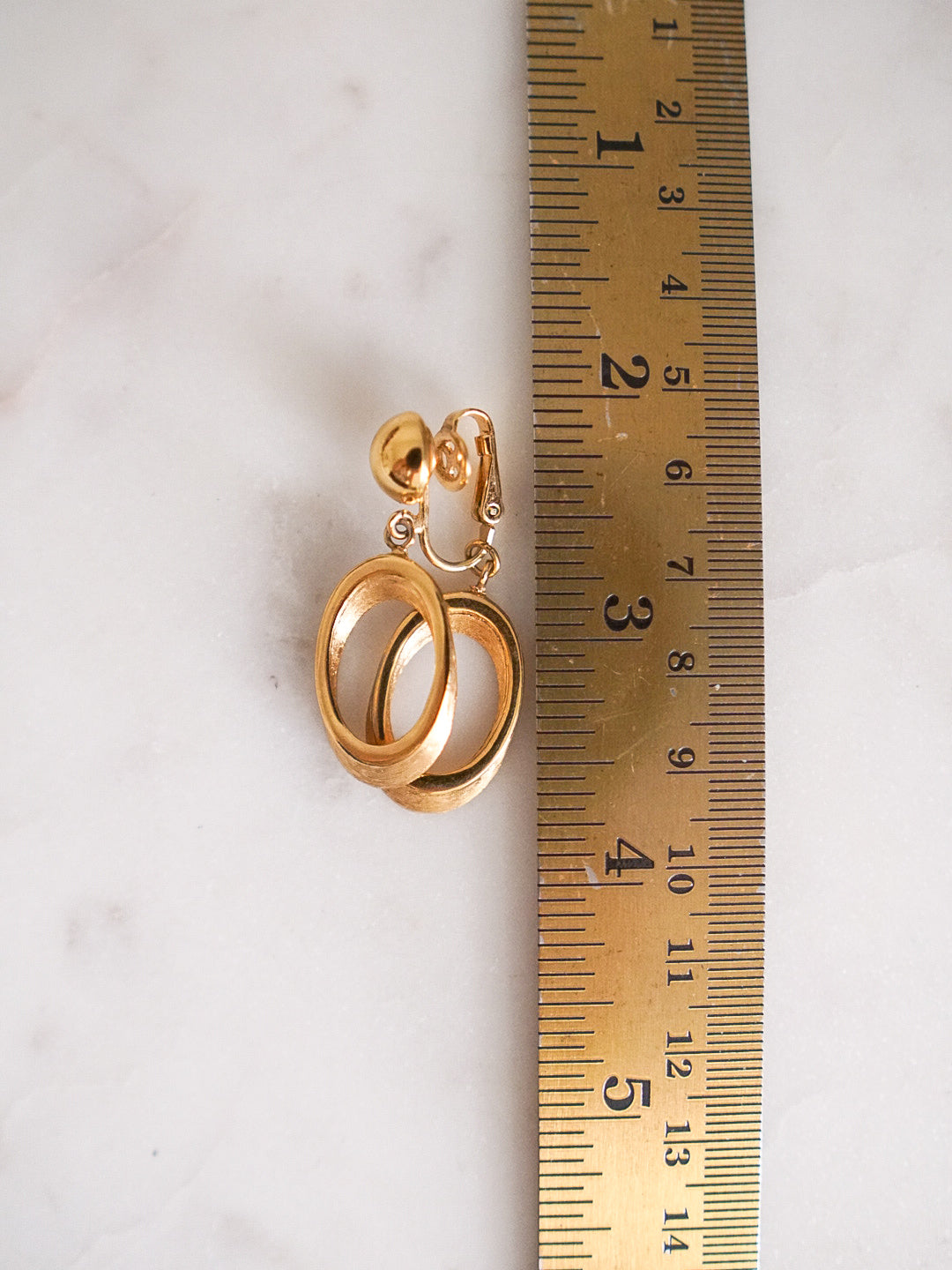 CROWN TRIFARI Gold Oval Dangle Clip-On Earrings