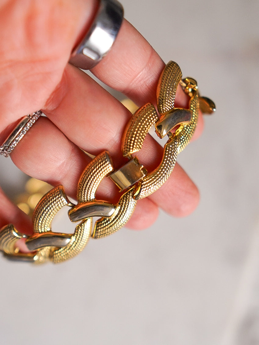 1980s Gold Textured Statement Necklace