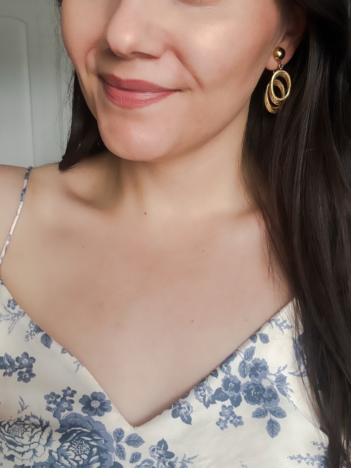 CROWN TRIFARI Gold Oval Dangle Clip-On Earrings