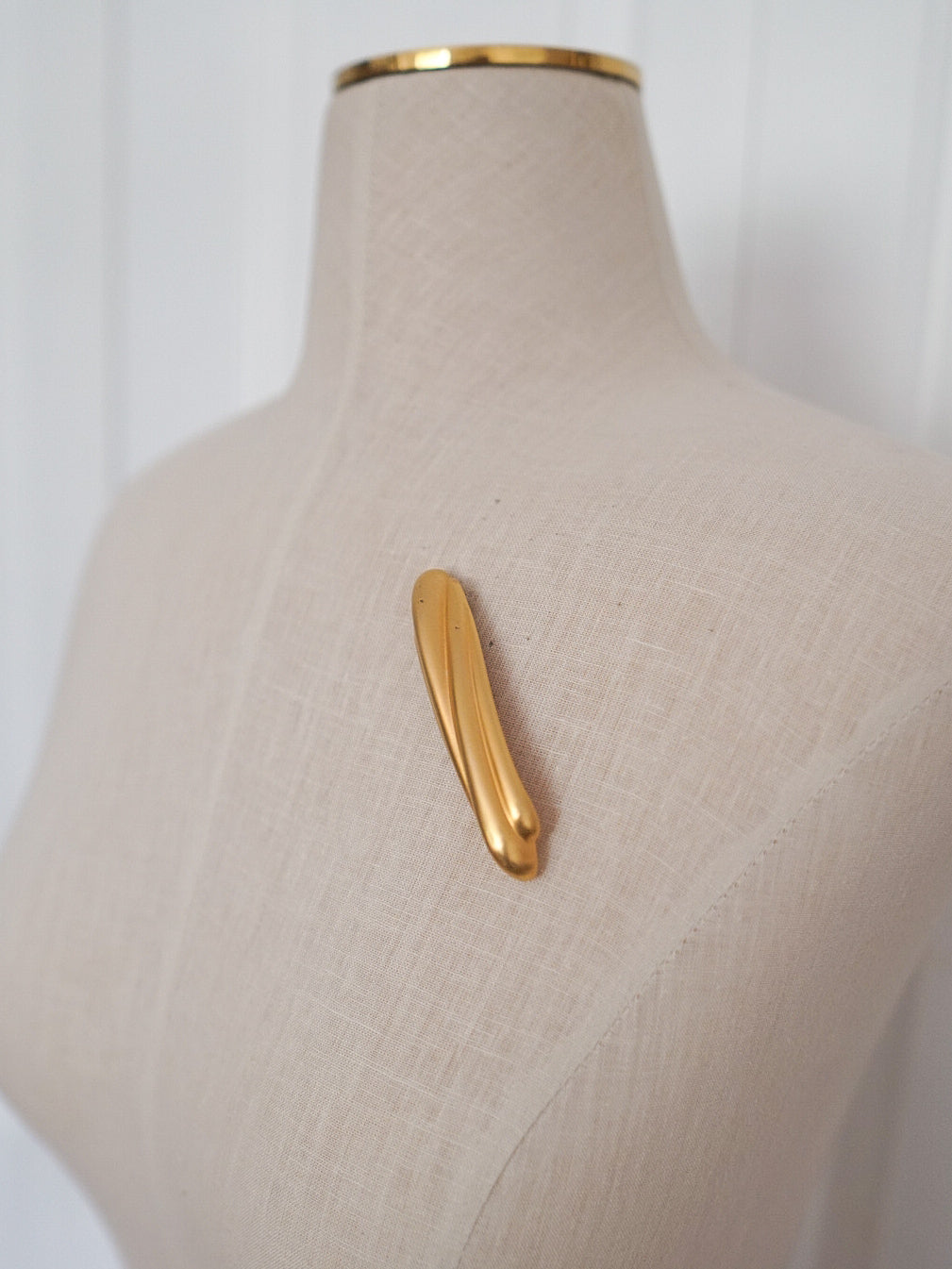 Vintage 1980s Matte Gold Baguette Brooch