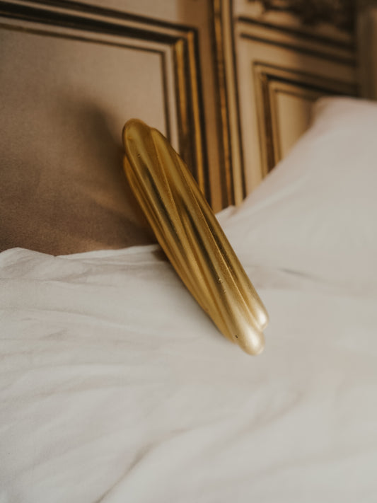 Vintage 1980s Matte Gold Baguette Brooch