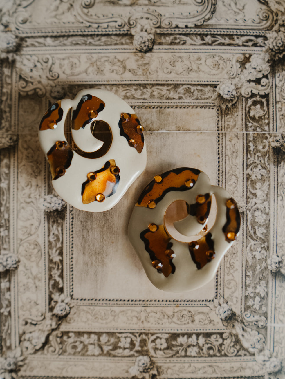 Vintage 70s DON-LIN Smoky Amber Leopard Abstract Statement Clip-On Earrings