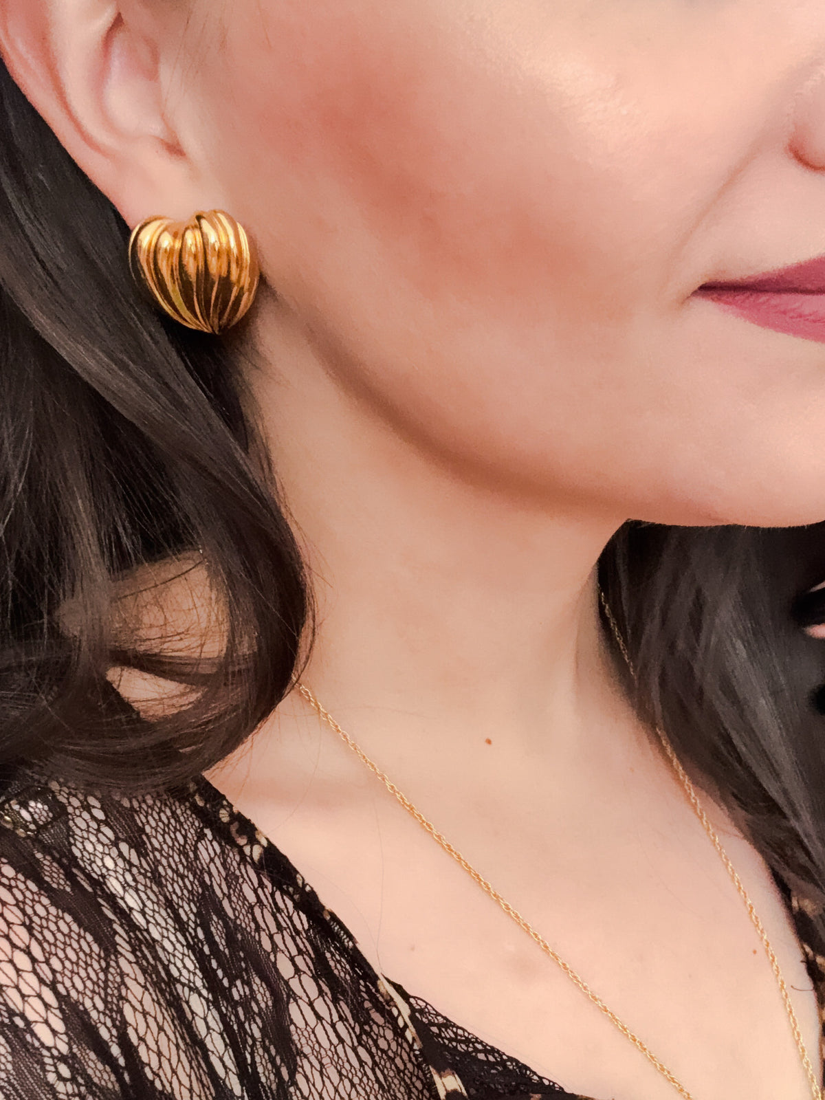 AVON Gold Ribbed Heart Earrings