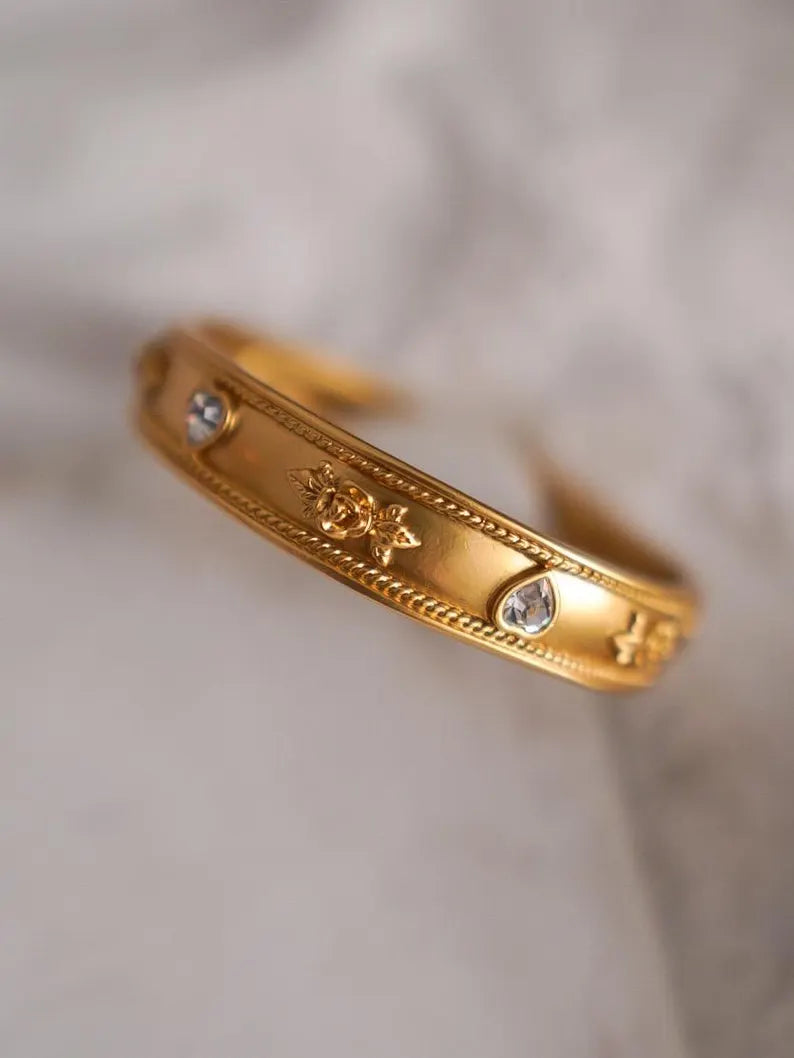 1990s ELIZABETH TAYLOR for AVON Matte Gold Bangle